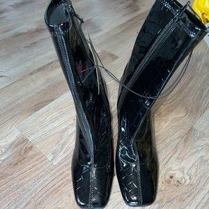 Brand New Black Heels (size 7.5)